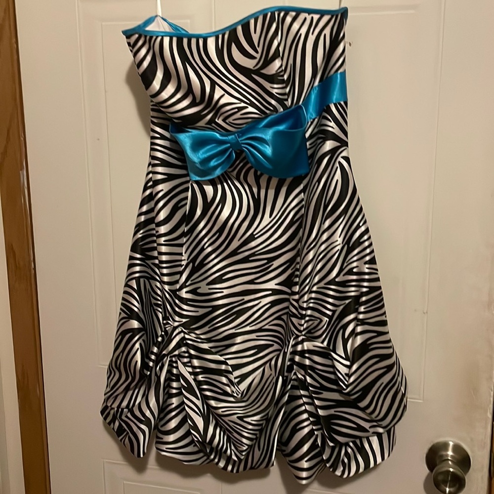 Strapless tacky prom dress